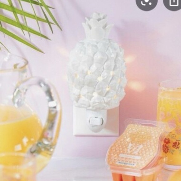Scentsy Other - Scentsy Southern Hospitality Mini Pineapple Wax Warmer New In Box Wall Plug Gift